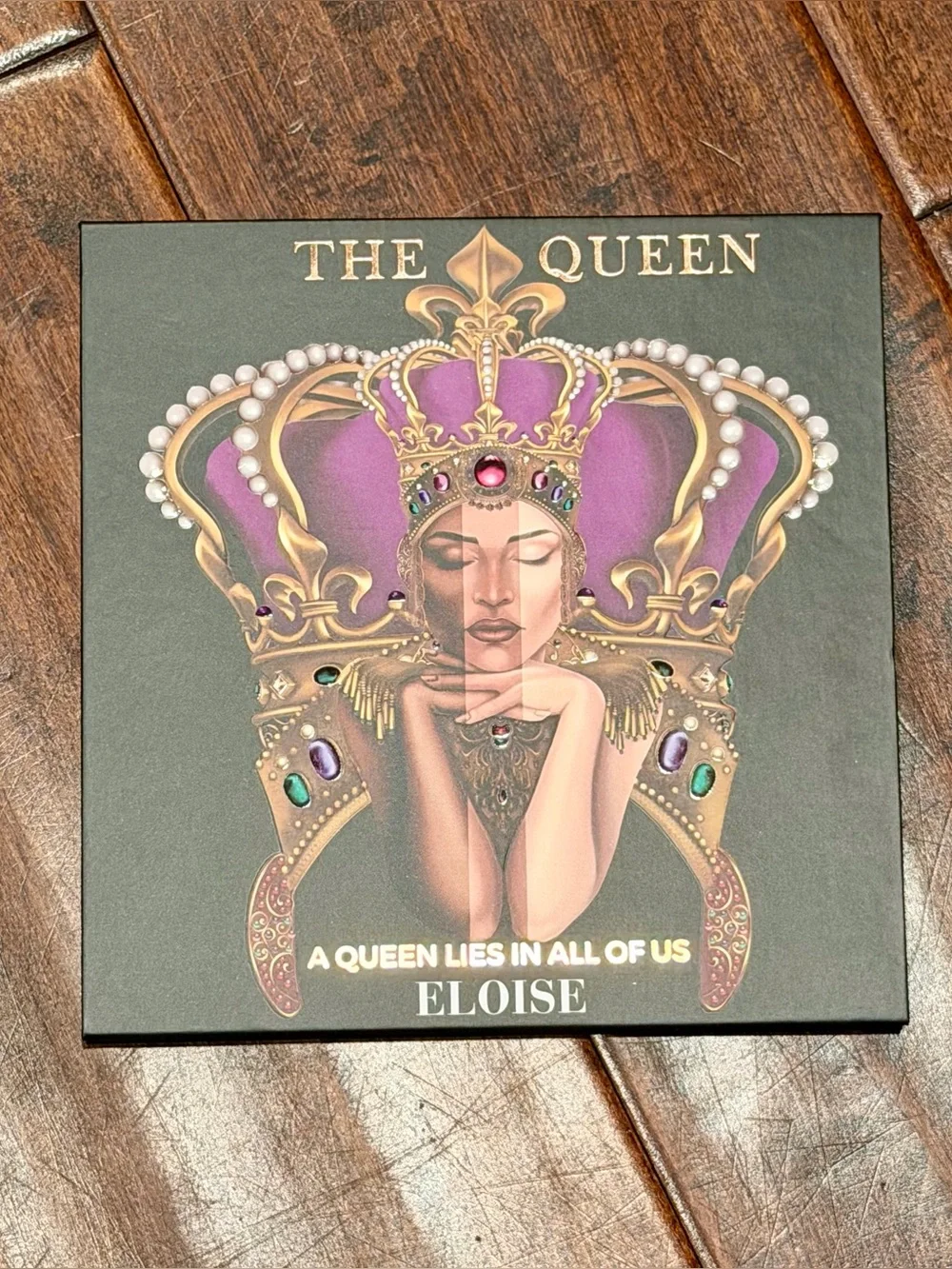 Eloise Beauty THE QUEEN eyeshadow palette - 20 shades